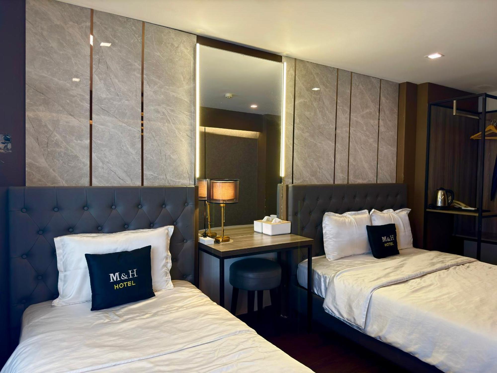 M&H Hotel Ho Chi Minh-staden Exteriör bild