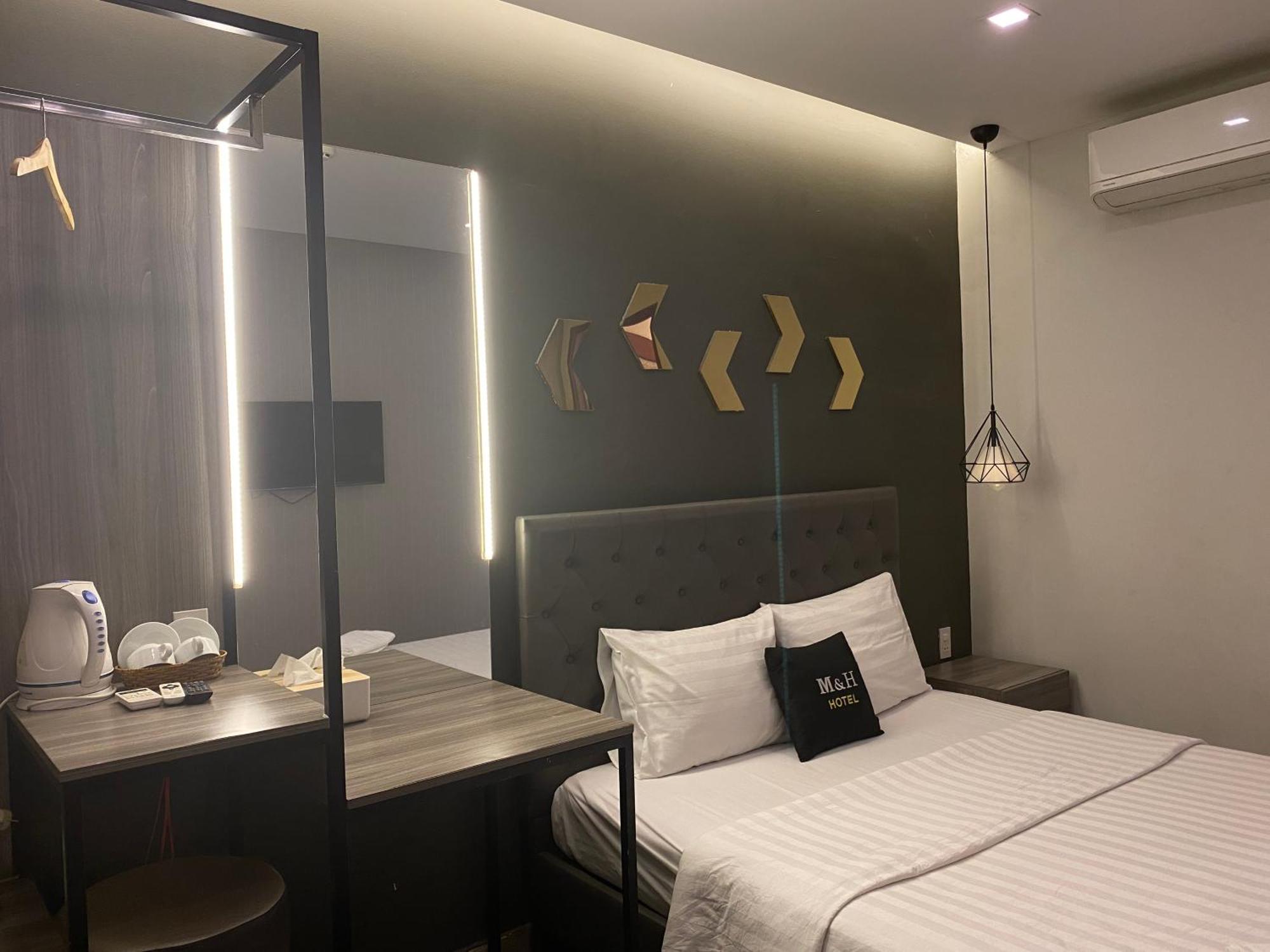 M&H Hotel Ho Chi Minh-staden Exteriör bild