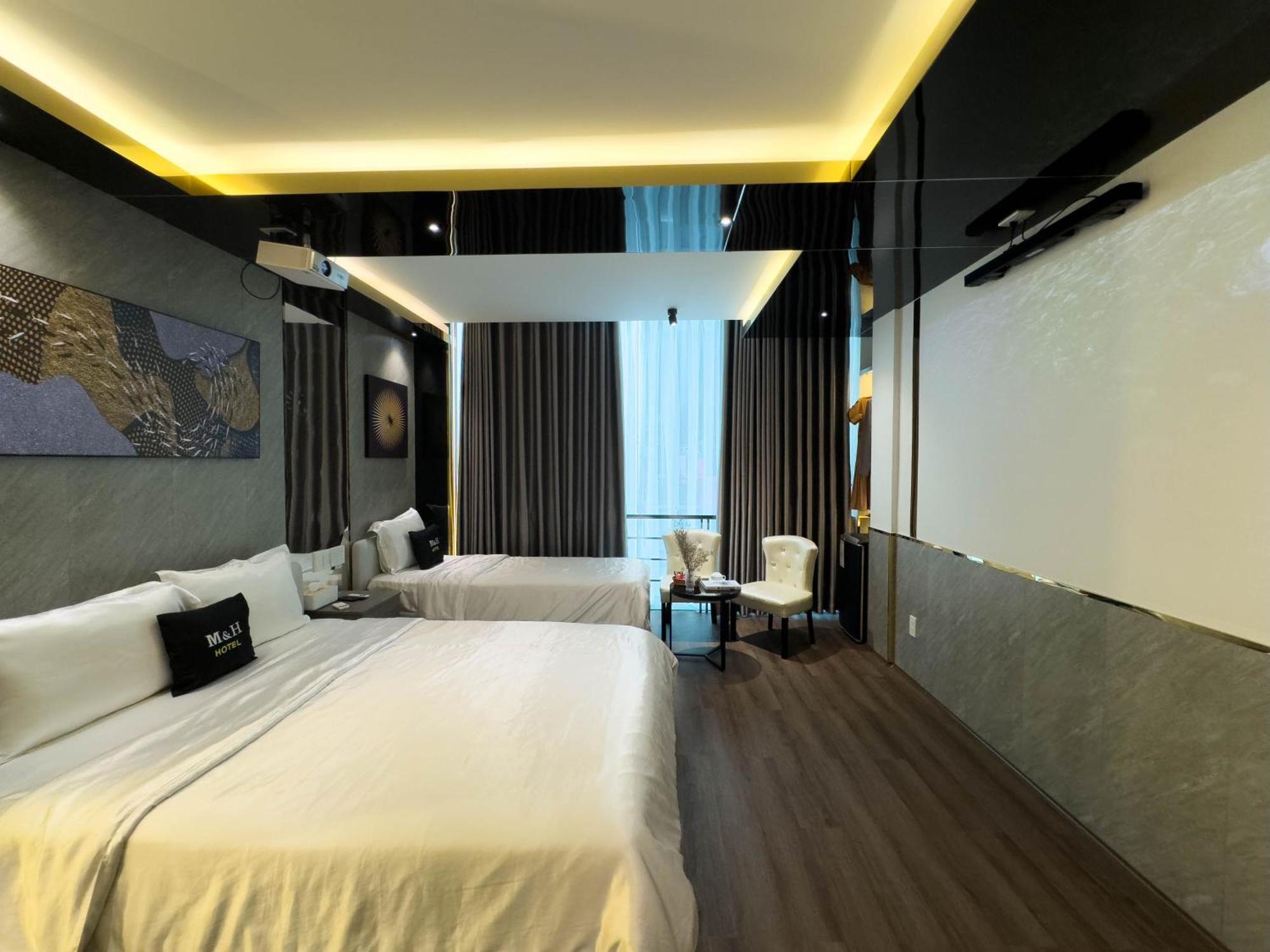 M&H Hotel Ho Chi Minh-staden Exteriör bild