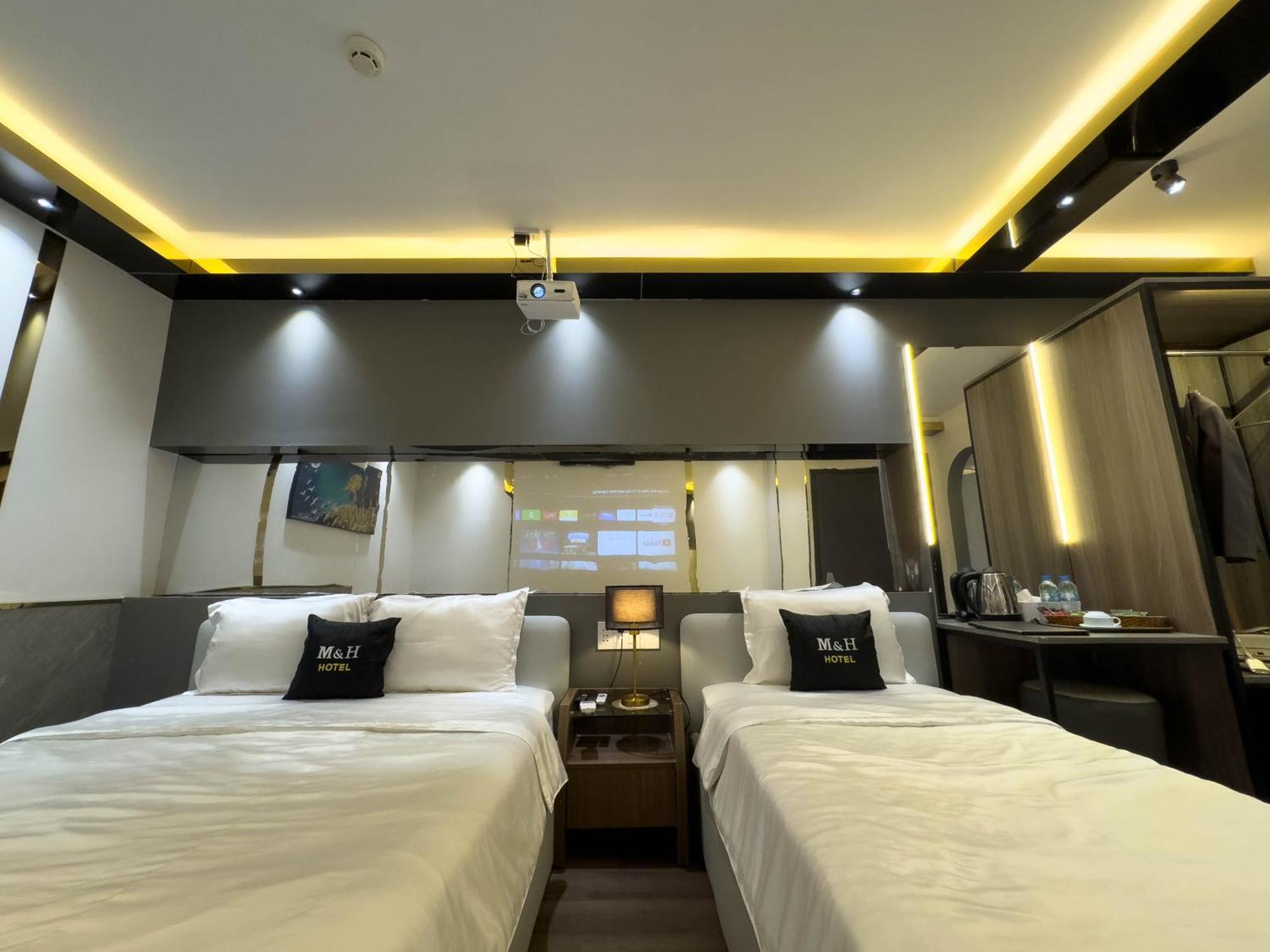 M&H Hotel Ho Chi Minh-staden Exteriör bild