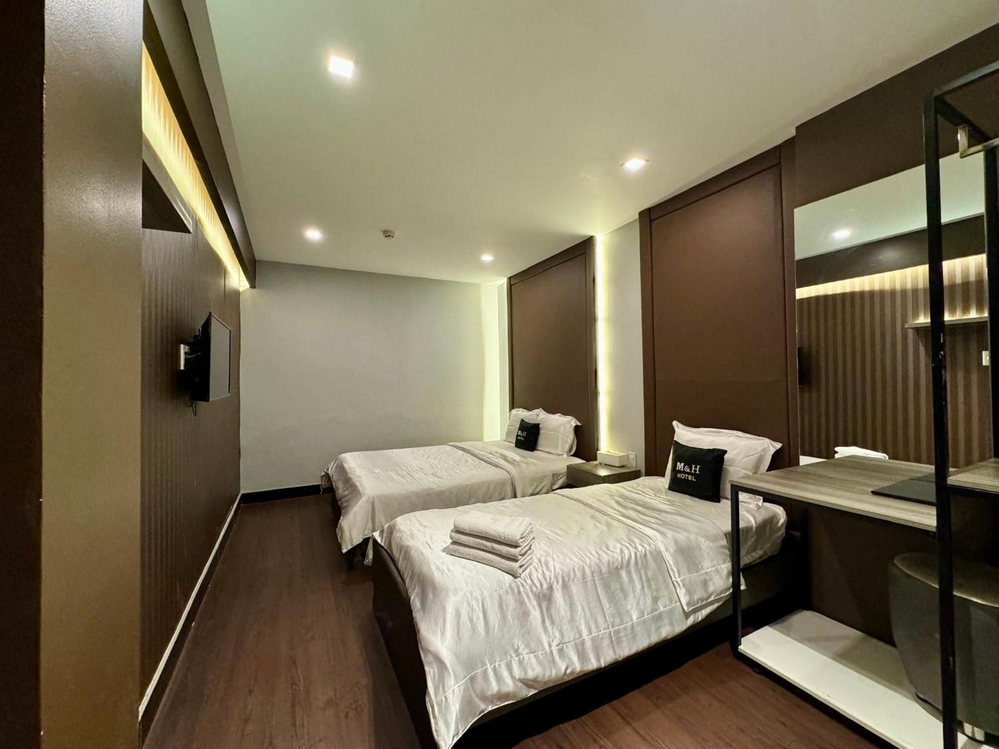 M&H Hotel Ho Chi Minh-staden Exteriör bild